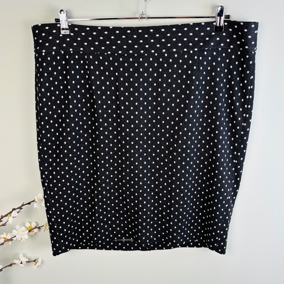 Lane Bryant Polka Dot Pencil Skirt Size 18 - Picture 2 of 4